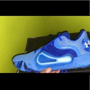 NEVER WORN BRAND NEW Size 8 in men’s 9 1/2 in womens